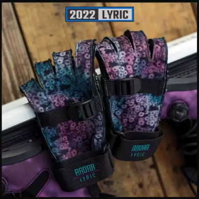 2022-RADAR-LYRIC-ladies-gloves-Inside-out stitching removes any unwanted stitching rub