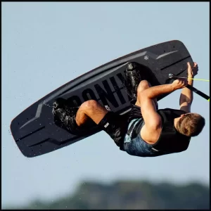2023-RONIX-PARKS-wakeboard-action2